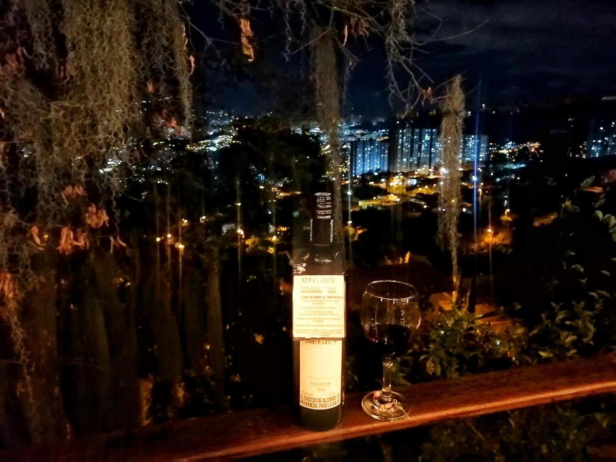 Eco Hostal Casa La Juana Bed and Breakfast Medellín Esterno foto